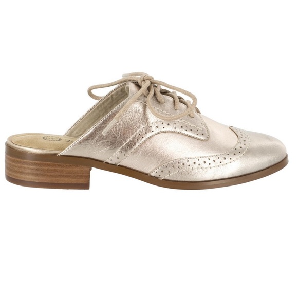 Bella Vita Shoes - Bella Vita Baxter woman’s Champagne Suede Mule